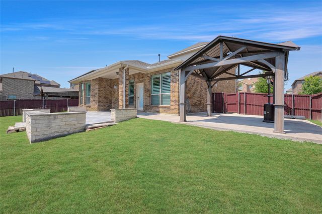 312 Silvery Pine Avenue, Wylie, TX 75098