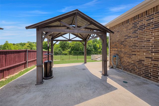 312 Silvery Pine Avenue, Wylie, TX 75098