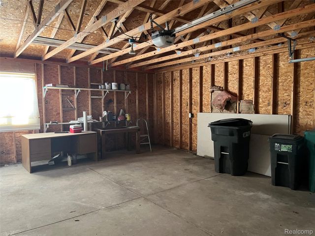 23096 HAWTHORNE Street, Farmington, MI 48336