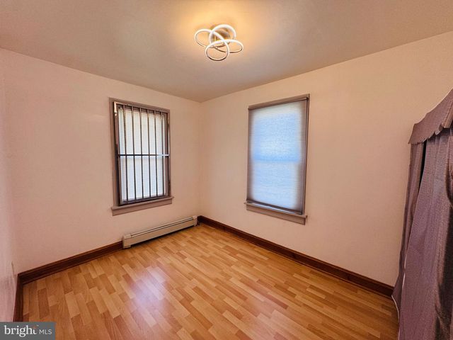 305 EVERGREEN AVE, Oaklyn, NJ 08107