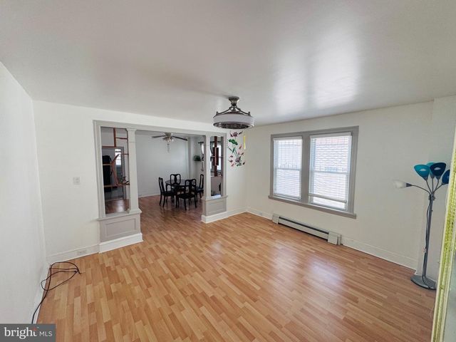 305 EVERGREEN AVE, Oaklyn, NJ 08107