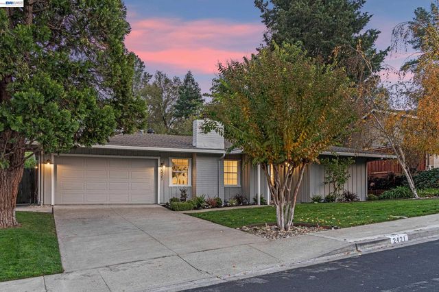 2421 Mallard Dr, Walnut Creek, CA 94597
