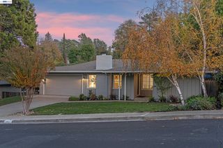 2421 Mallard Dr, Walnut Creek, CA 94597