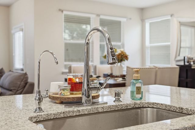 5726 Chestnut Xing, San Antonio, TX 78266