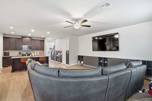 5726 Chestnut Xing, San Antonio, TX 78266