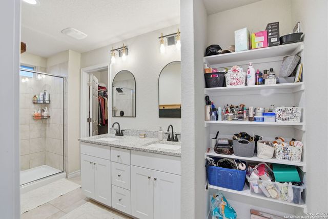 5726 Chestnut Xing, San Antonio, TX 78266