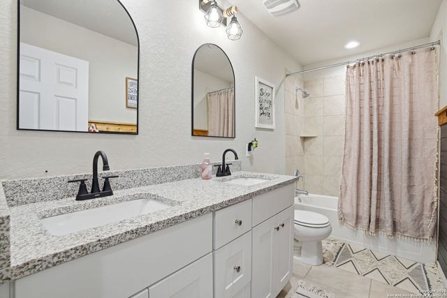 5726 Chestnut Xing, San Antonio, TX 78266