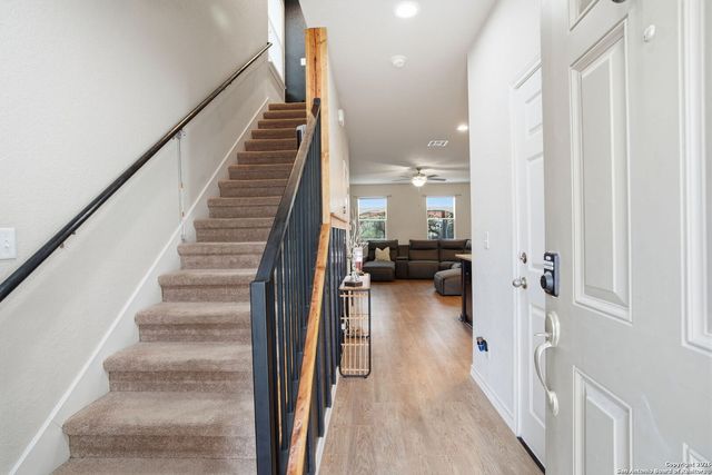 5726 Chestnut Xing, San Antonio, TX 78266