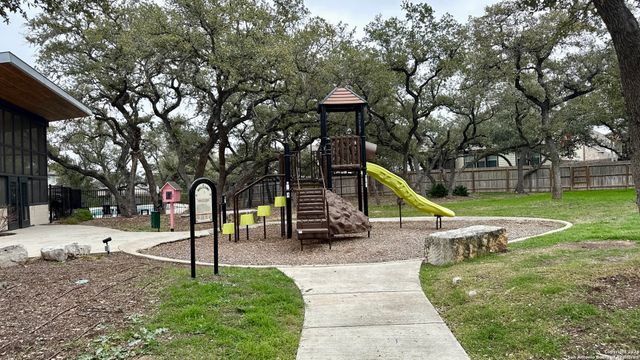 5726 Chestnut Xing, San Antonio, TX 78266