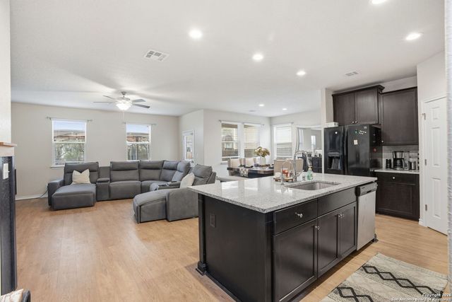 5726 Chestnut Xing, San Antonio, TX 78266