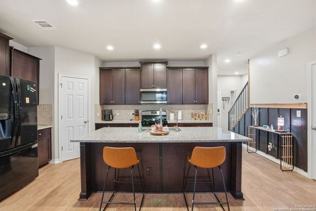 5726 Chestnut Xing, San Antonio, TX 78266