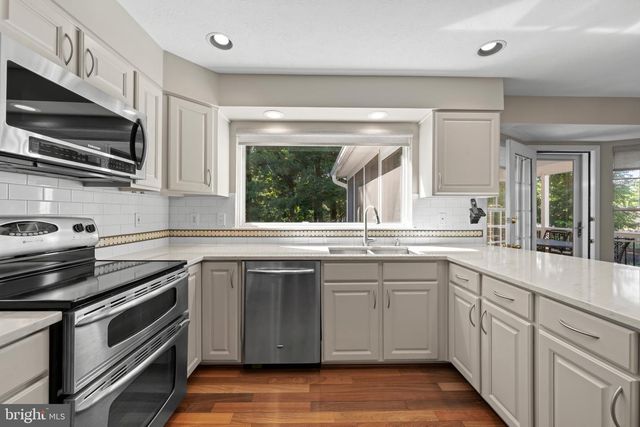 10 RAINDROP CIR, Reisterstown, MD 21136