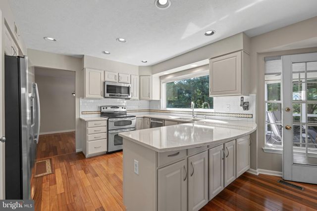 10 RAINDROP CIR, Reisterstown, MD 21136