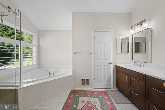 10 RAINDROP CIR, Reisterstown, MD 21136