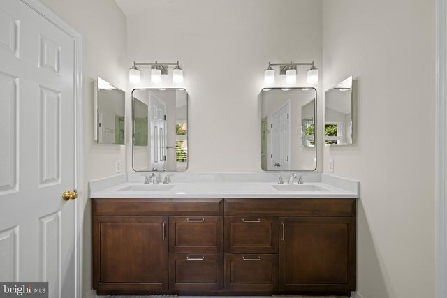 10 RAINDROP CIR, Reisterstown, MD 21136
