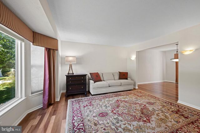 10 RAINDROP CIR, Reisterstown, MD 21136