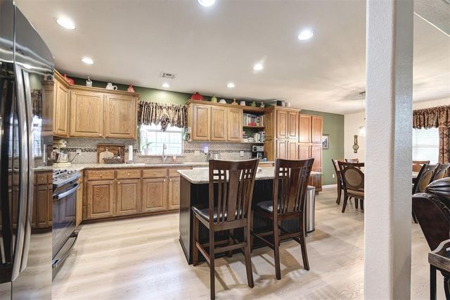 16008 Vicki Drive, Oklahoma City, OK 73170