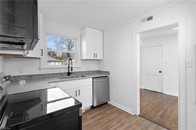 1502 Victory BLVD, Portsmouth, VA 23702