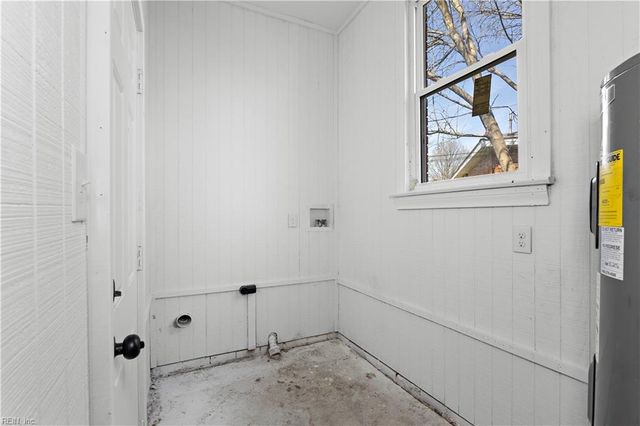 1502 Victory BLVD, Portsmouth, VA 23702