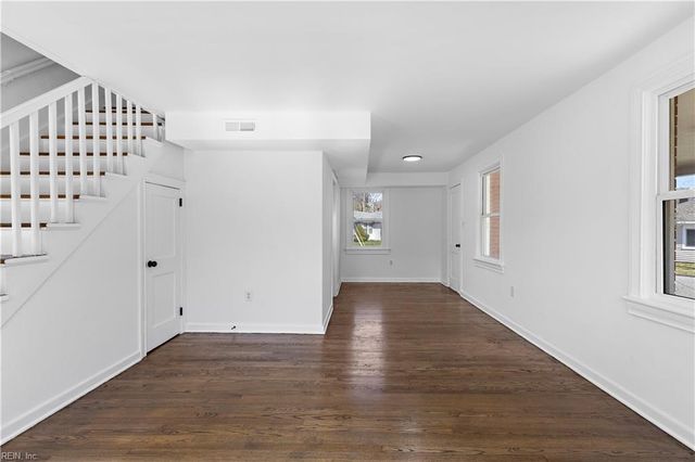 1502 Victory BLVD, Portsmouth, VA 23702