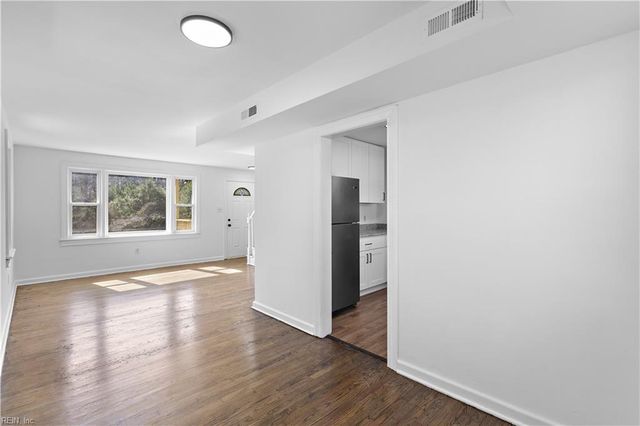 1502 Victory BLVD, Portsmouth, VA 23702