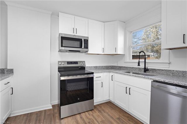 1502 Victory BLVD, Portsmouth, VA 23702