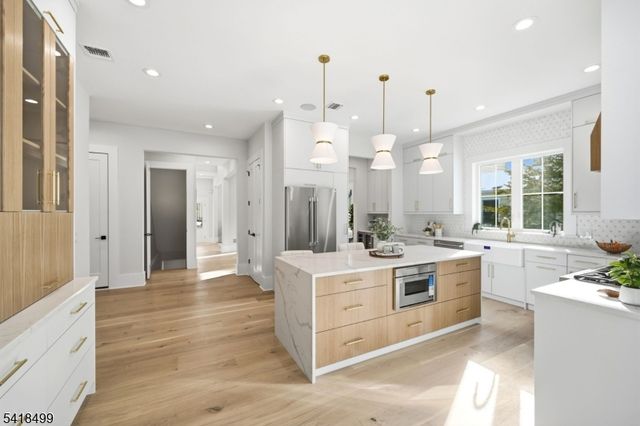 77 Elmwood Dr, Livingston Twp., NJ 07039