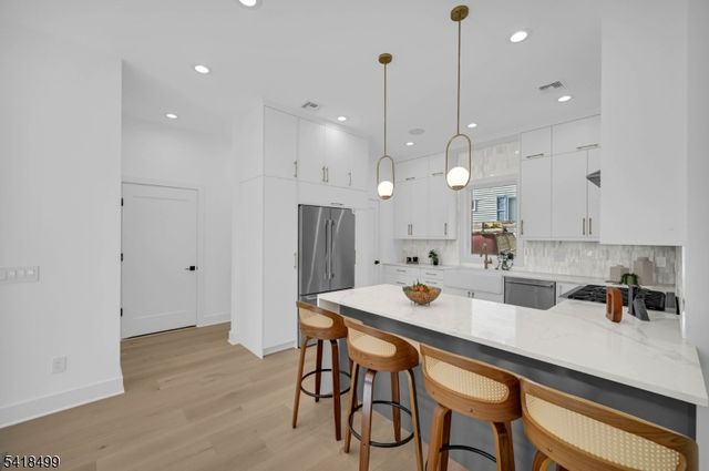 77 Elmwood Dr, Livingston Twp., NJ 07039