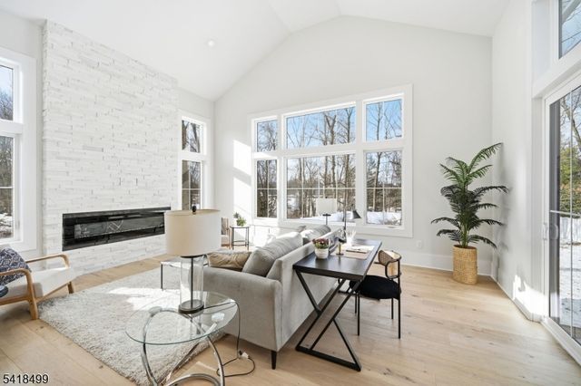 77 Elmwood Dr, Livingston Twp., NJ 07039