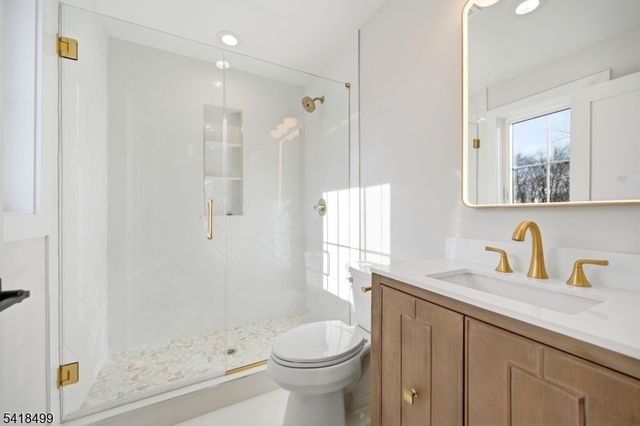 77 Elmwood Dr, Livingston Twp., NJ 07039