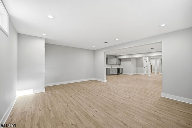 77 Elmwood Dr, Livingston Twp., NJ 07039