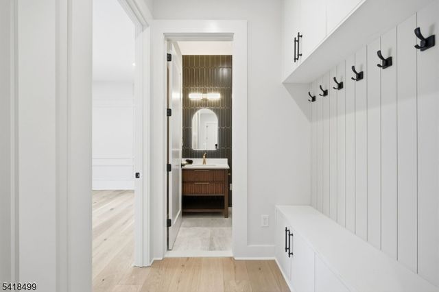 77 Elmwood Dr, Livingston Twp., NJ 07039