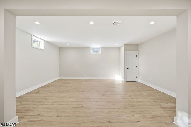 77 Elmwood Dr, Livingston Twp., NJ 07039