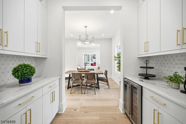 77 Elmwood Dr, Livingston Twp., NJ 07039