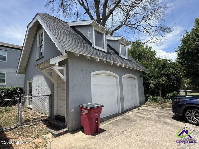 2055 Vineville Avenue, Macon, GA 31204