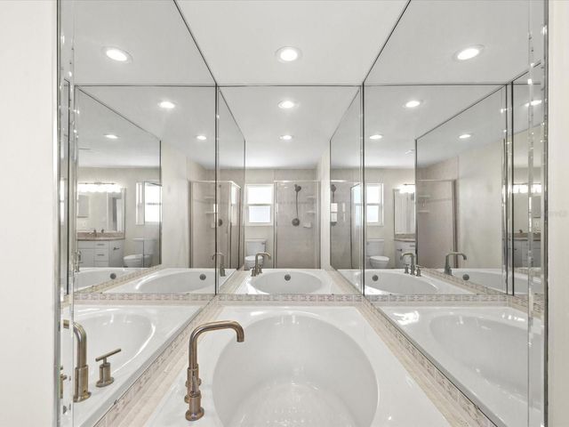 450 PALM ISLAND NE, Clearwater Beach, FL 33767