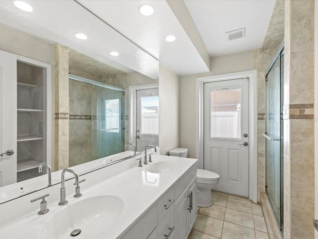 450 PALM ISLAND NE, Clearwater Beach, FL 33767