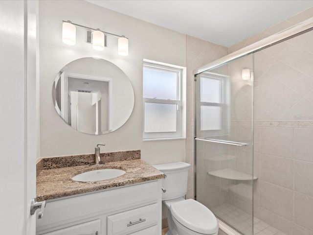 450 PALM ISLAND NE, Clearwater Beach, FL 33767