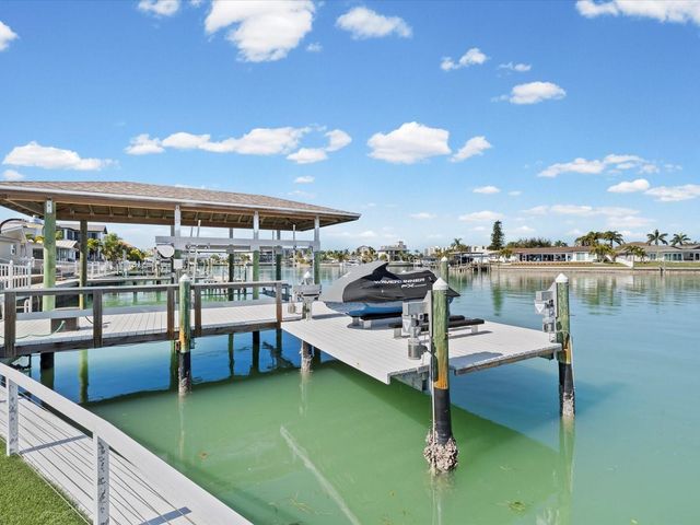 450 PALM ISLAND NE, Clearwater Beach, FL 33767