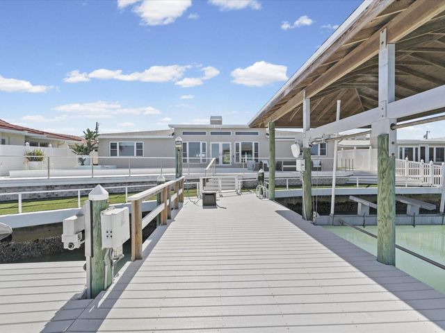 450 PALM ISLAND NE, Clearwater Beach, FL 33767