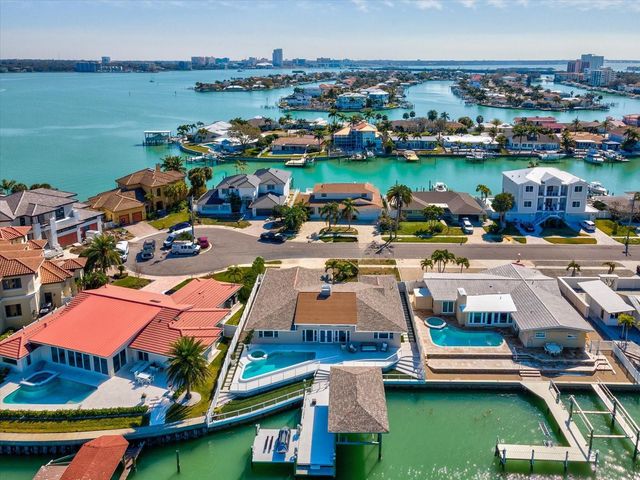 450 PALM ISLAND NE, Clearwater Beach, FL 33767