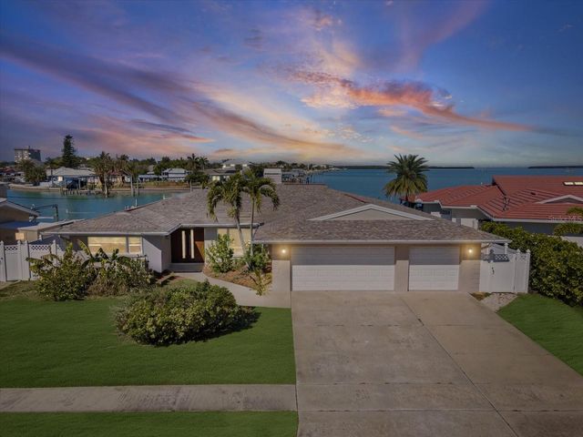 450 PALM ISLAND NE, Clearwater Beach, FL 33767