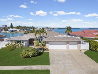 450 PALM ISLAND NE, Clearwater Beach, FL 33767