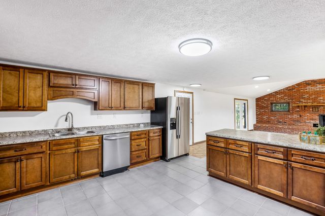 239 Wayne Threatt Rd, Dover, TN 37058