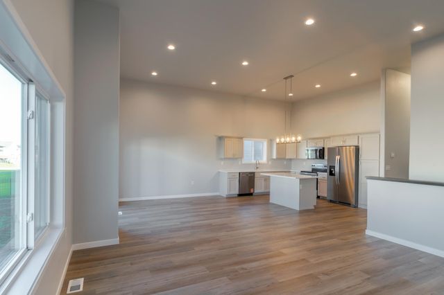 1287 Marlys Drive W, West Fargo, ND 58078