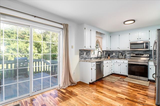 17 Olde Village Circle 17, Wallingford, CT 06492