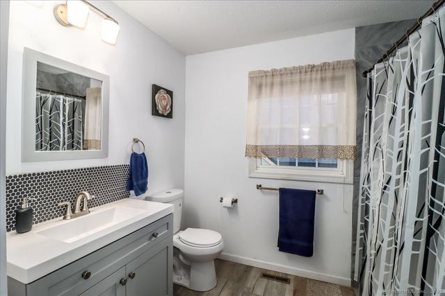 17 Olde Village Circle 17, Wallingford, CT 06492