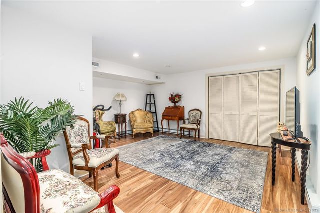 17 Olde Village Circle 17, Wallingford, CT 06492