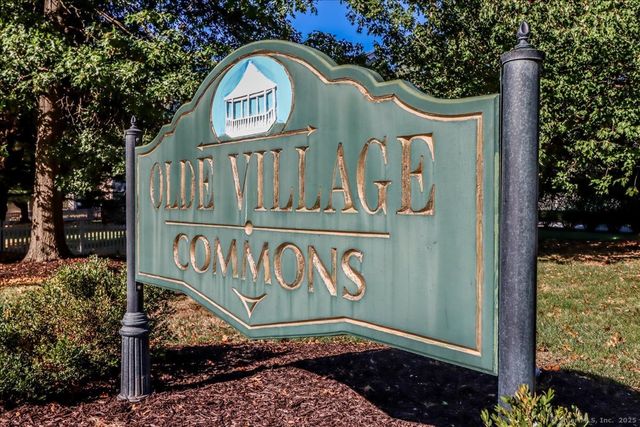 17 Olde Village Circle 17, Wallingford, CT 06492