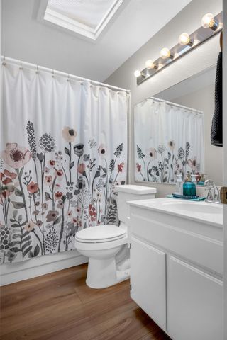 3661 Gold Creek Ln, Sacramento, CA 95827